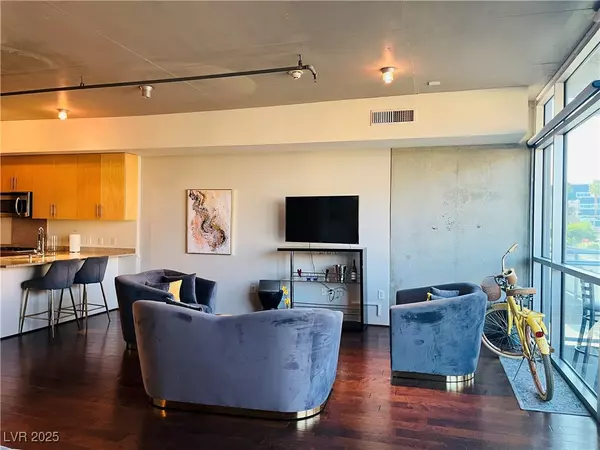 Las Vegas, NV 89101,353 E Bonneville AVE #211