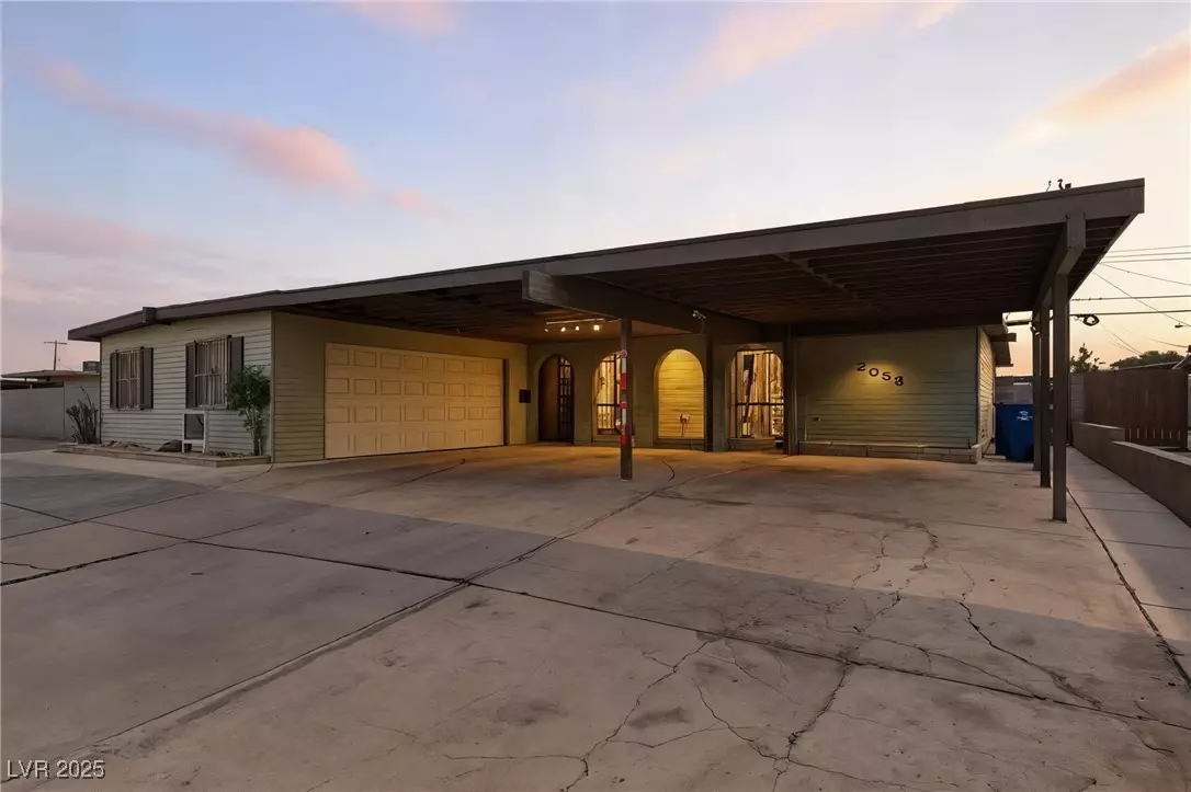 Las Vegas, NV 89169,2053 Palora AVE
