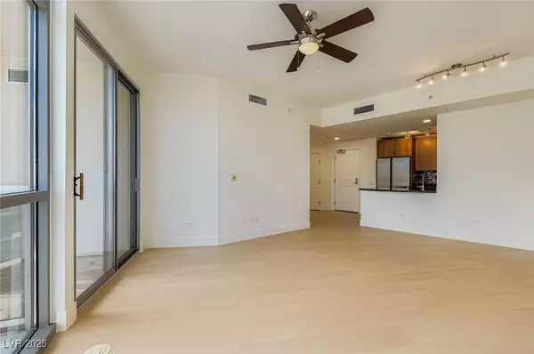 Las Vegas, NV 89102,200 W Sahara AVE #204