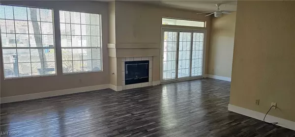 Las Vegas, NV 89118,5201 Torrey Pines DR #1228