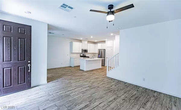 Las Vegas, NV 89130,5730 Sky Pointe DR #171