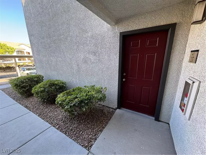 950 Seven Hills DR #217, Henderson, NV 89052