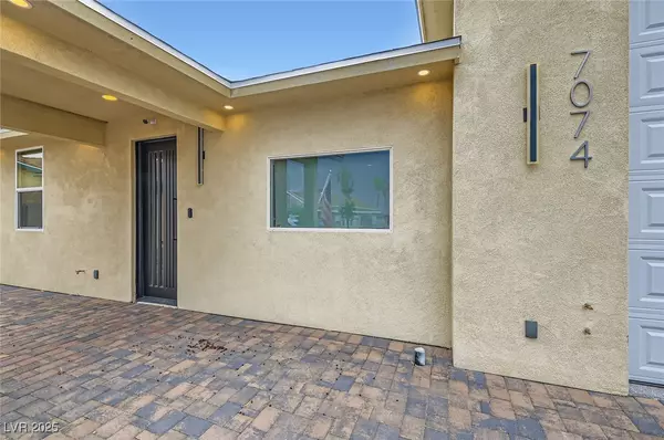 Las Vegas, NV 89147,7074 Pinebrook CT