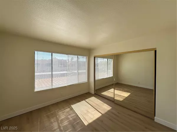 Las Vegas, NV 89103,4230 Gannet CIR #216