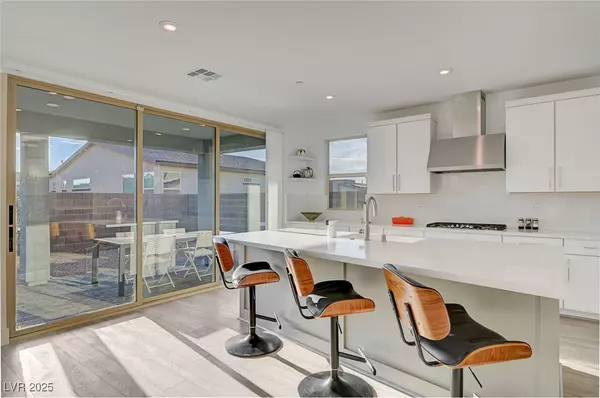 Henderson, NV 89012,221 ABBEY HILL ST
