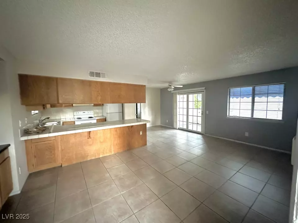 Las Vegas, NV 89145,101 Luna WAY #253