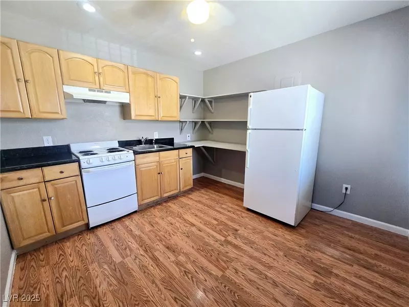 331 S 9th ST #1, Las Vegas, NV 89101