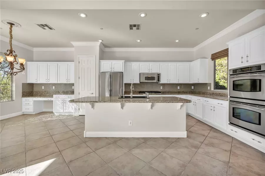 37 Stonemark DR, Henderson, NV 89052