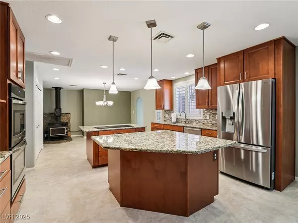 Las Vegas, NV 89149,5309 N Chieftain ST