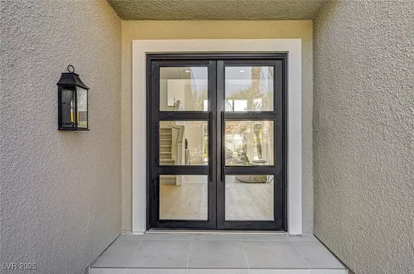 Las Vegas, NV 89117,2105 Lookout Point CIR