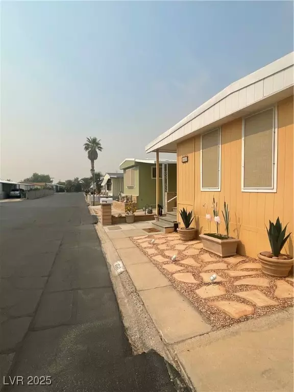 Las Vegas, NV 89103,4641 Royal Ridge BLVD