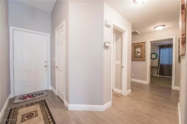 Las Vegas, NV 89130,5516 HONEY MESQUITE LN