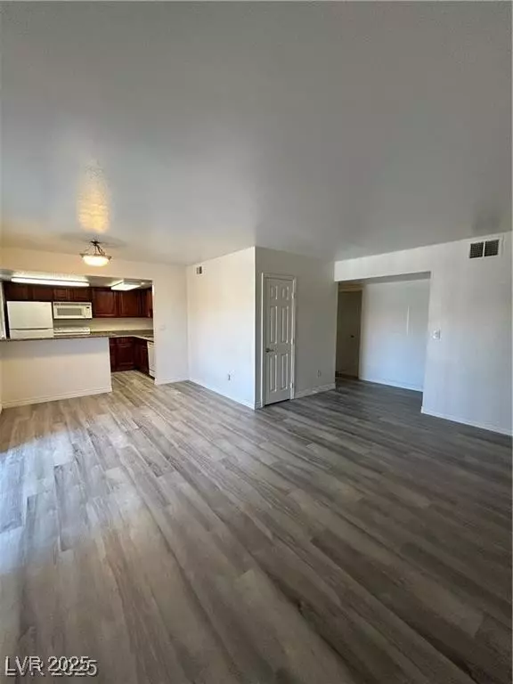 Las Vegas, NV 89103,5251 INDIAN RIVER DR #271
