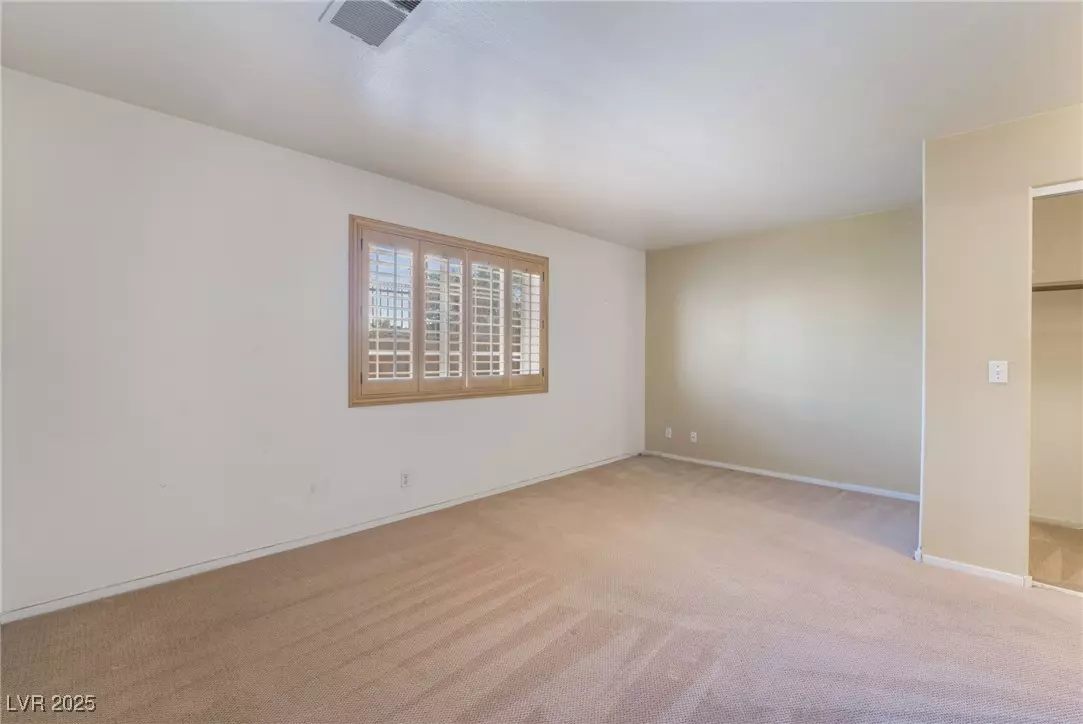 Las Vegas, NV 89129,7061 Roscoe AVE #101