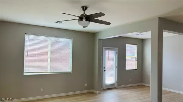 Las Vegas, NV 89179,7463 Cobbhan DR