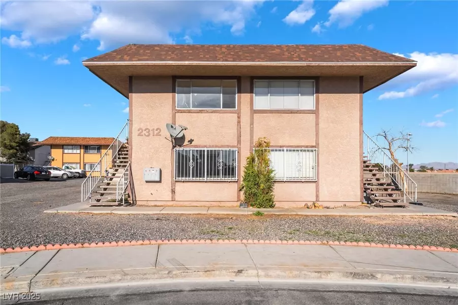 2312 Seco Adobe CIR, North Las Vegas, NV 89030