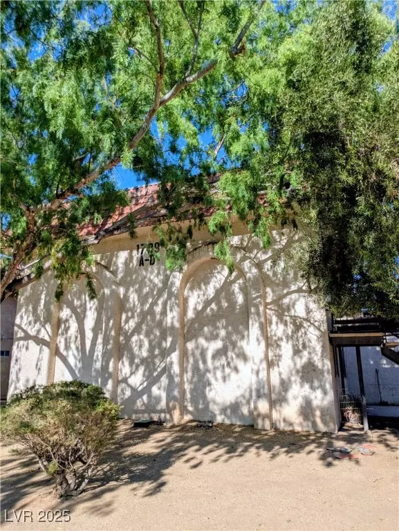 1709 Cordoba LN #B, Las Vegas, NV 89108