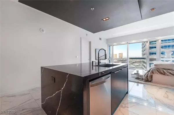 Las Vegas, NV 89103,4471 Dean Martin DR #2005