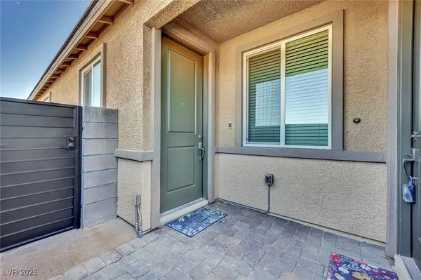 Las Vegas, NV 89143,9465 White Fir Grove CT