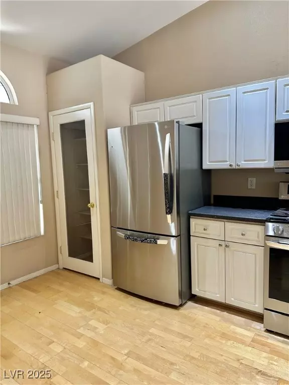 North Las Vegas, NV 89031,2124 Meadow Green AVE