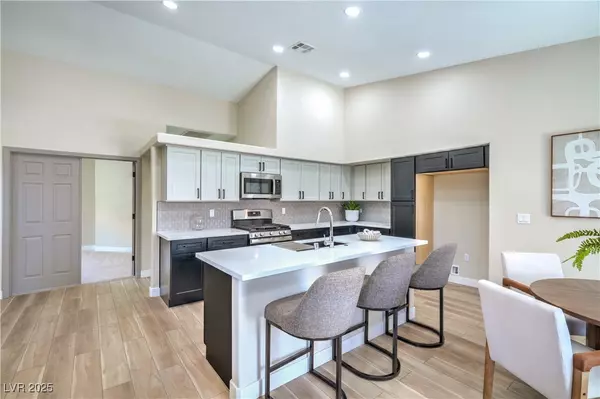 Las Vegas, NV 89149,7772 Buckwood CT