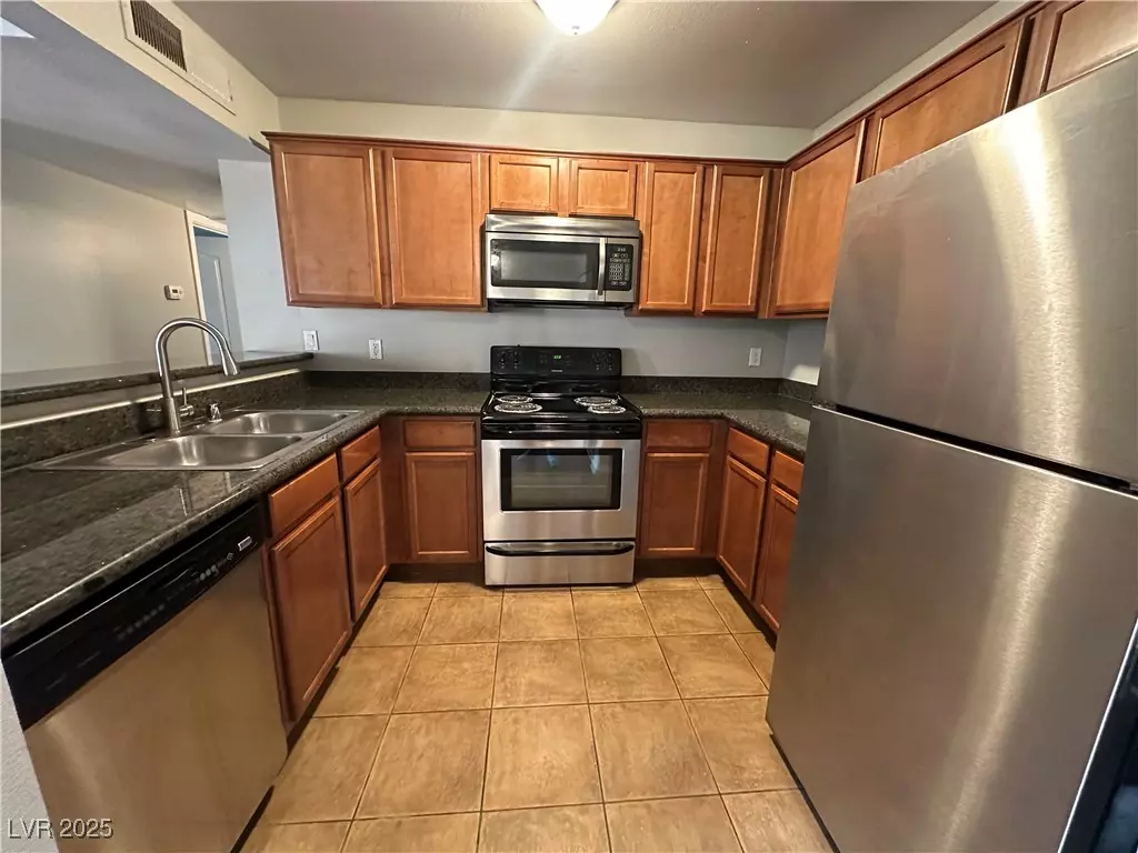 Las Vegas, NV 89128,2120 SEALION DR #206