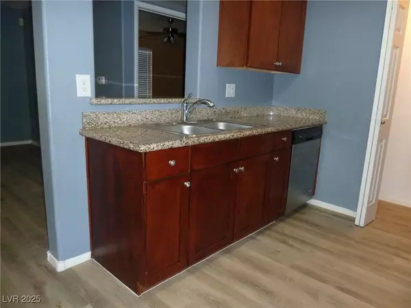 Henderson, NV 89014,2120 Ramrod AVE #113