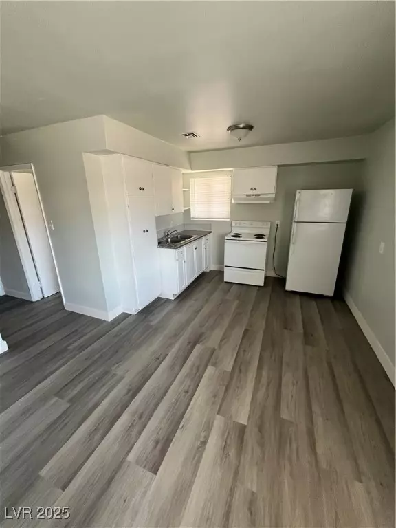 Las Vegas, NV 89119,3801 Royal Crest ST