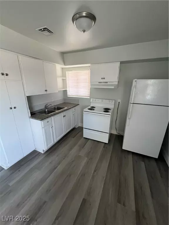 Las Vegas, NV 89119,3801 Royal Crest ST