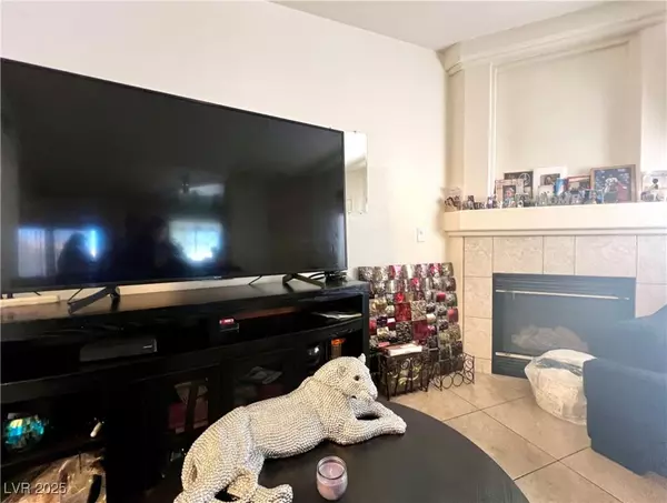 North Las Vegas, NV 89032,1881 W Alexander RD #1100