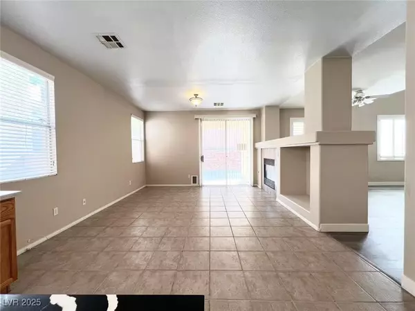 Henderson, NV 89052,818 Roaring Falls AVE