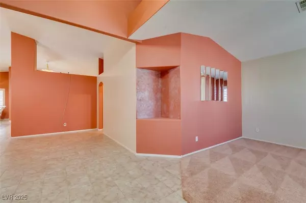 Henderson, NV 89052,2587 Grizzly Park CT