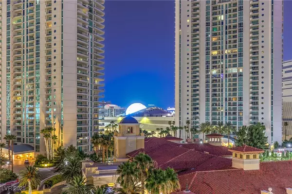 Las Vegas, NV 89109,2777 Paradise RD #702