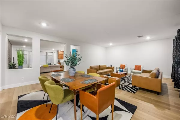 Las Vegas, NV 89113,7085 Sunland Hills AVE