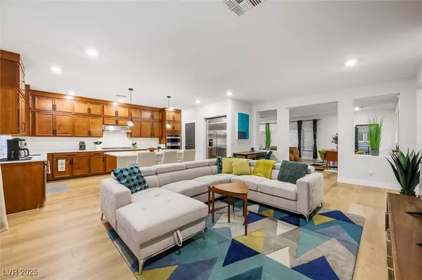 Las Vegas, NV 89113,7085 Sunland Hills AVE