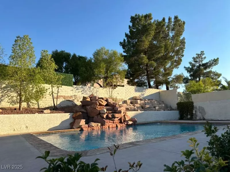 2823 High View DR, Henderson, NV 89014