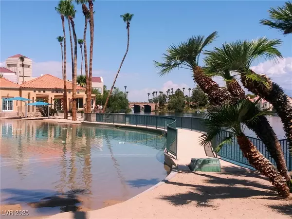 Las Vegas, NV 89128,3151 Soaring Gulls DR #2035
