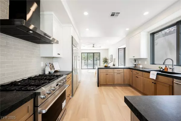 Las Vegas, NV 89113,8330 Carmel Ridge CT
