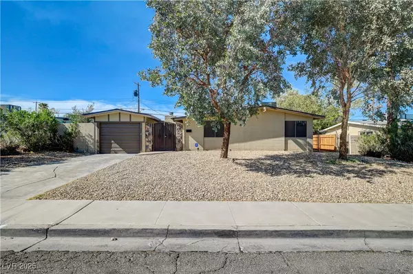 1956 Golden Arrow DR, Las Vegas, NV 89169