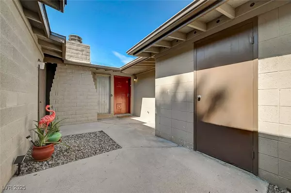 Las Vegas, NV 89169,1956 Golden Arrow DR