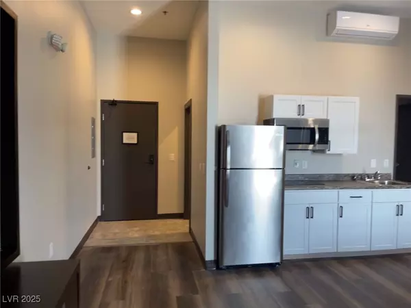 Henderson, NV 89015,107 S Water ST #428