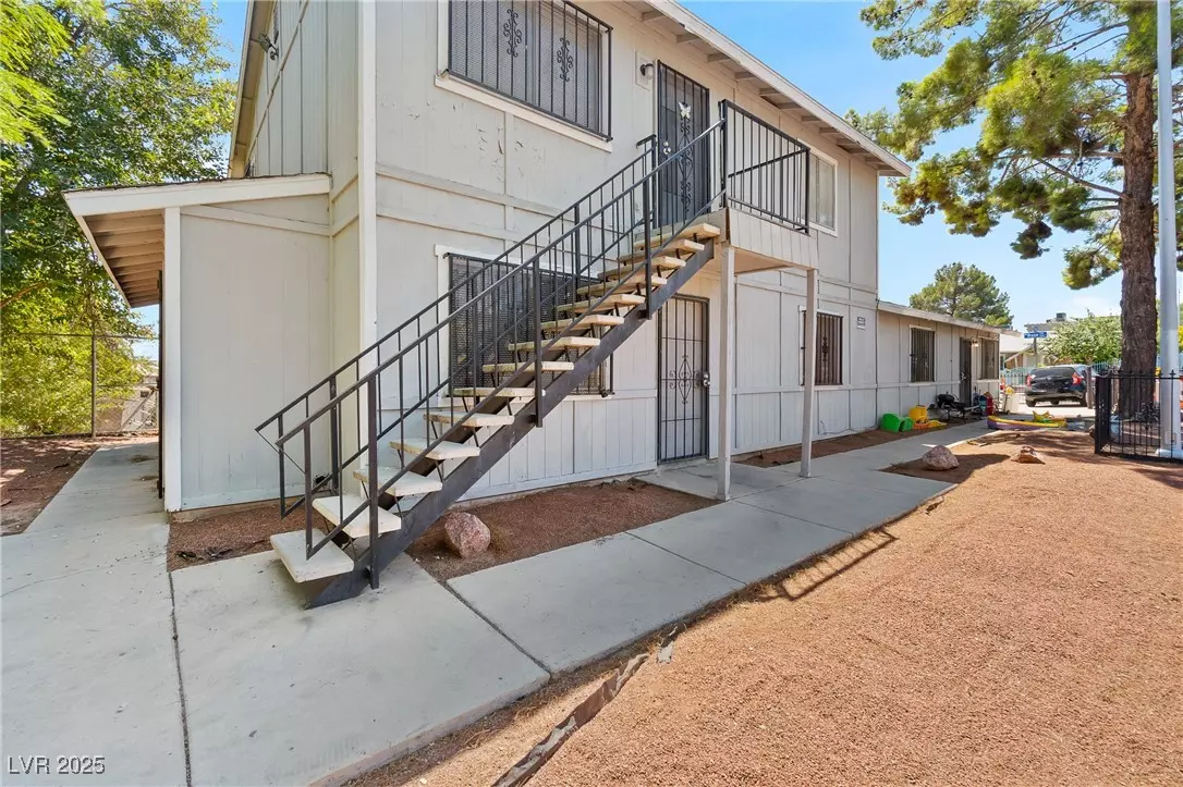 North Las Vegas, NV 89030,24 Rose #B