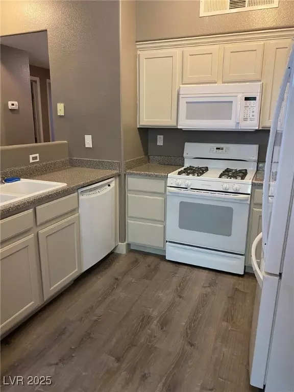 Henderson, NV 89074,50 Aura De Blanco ST #13103