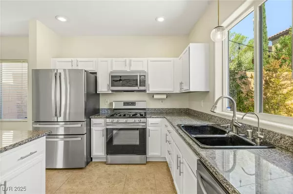 Las Vegas, NV 89138,11226 Kenyan Sunshine CT