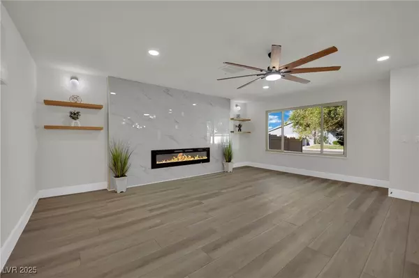 Las Vegas, NV 89121,4637 Balfour DR