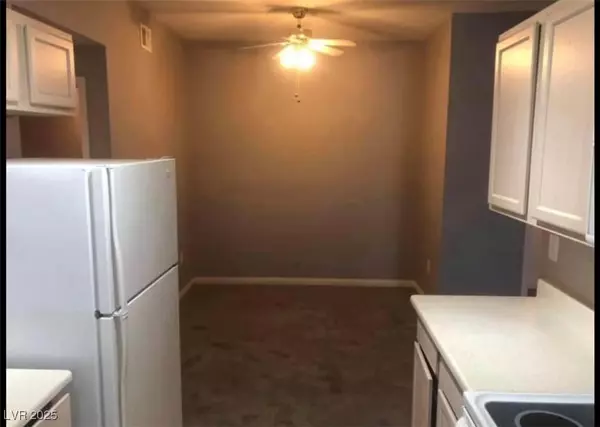 Henderson, NV 89012,231 W Horizon Ridge Pkwy #2115