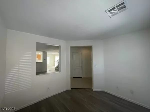 Las Vegas, NV 89139,8354 Bismark Sapphire ST