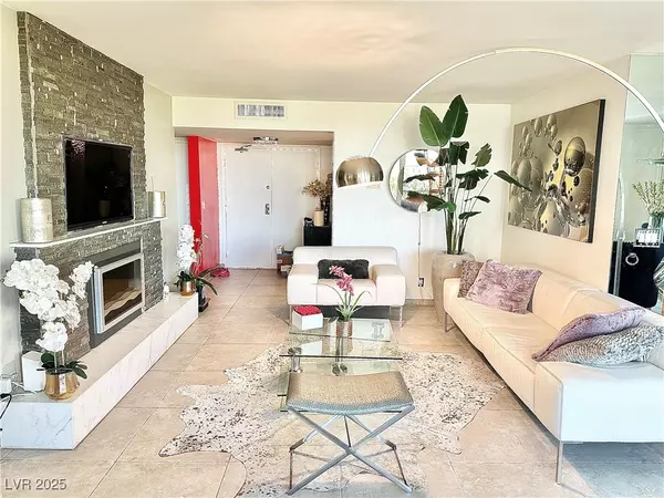 205 E Harmon AVE #807, Las Vegas, NV 89169