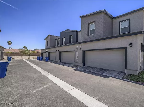 Henderson, NV 89002,483 Waterfall Cove CT