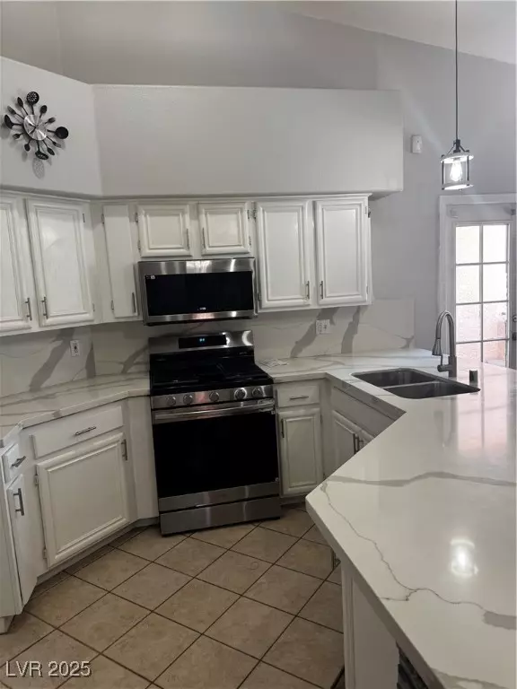 Las Vegas, NV 89118,5225 W Reno AVE #218